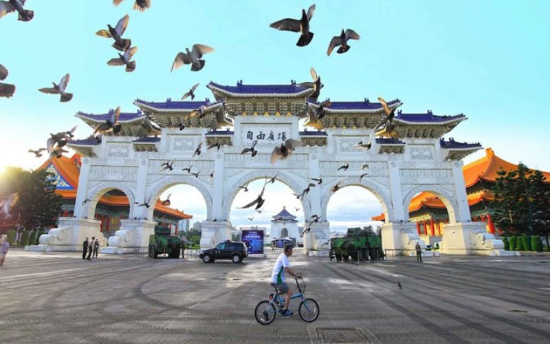 Điều kiện tuyển sinh và chương trình học bổng