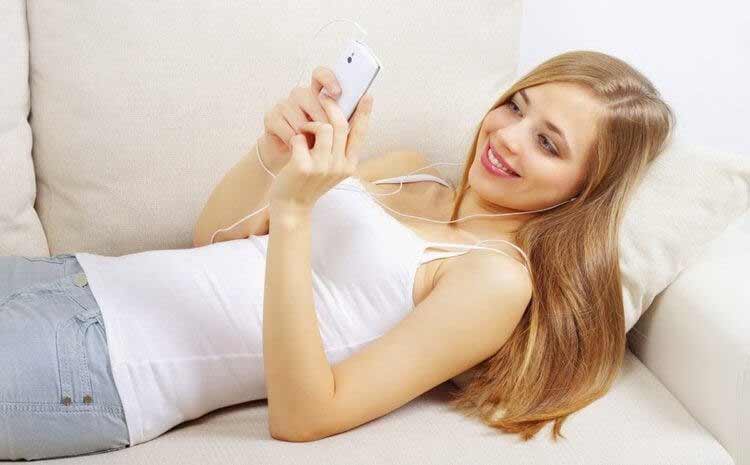 Luôn thay đổi nội dung tin nhắn để tăng tính hấp dẫn cho bạn gái